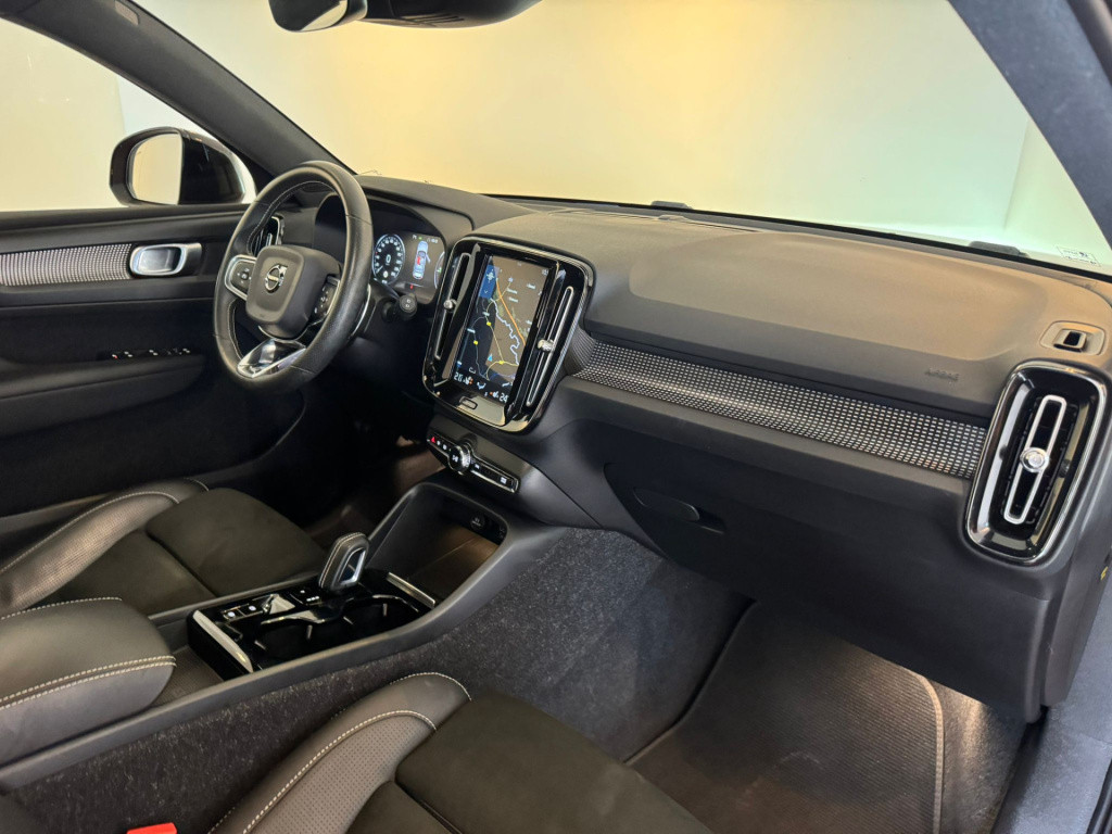 Volvo XC40 1.5 t5 twin engine r-design
