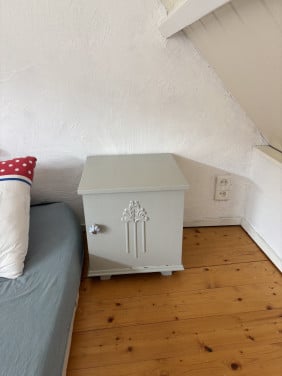 Nachtkastje gratis op te halen