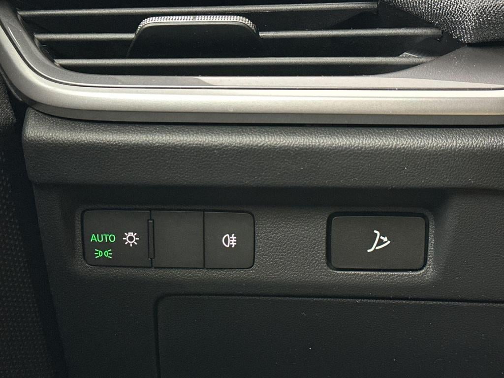 Skoda Elroq business edition tour elektromotor 210 kw / 286 pk