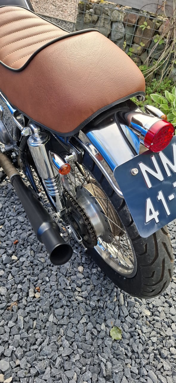 Honda cb 450 k1 cafe-racer en originele onderdelen