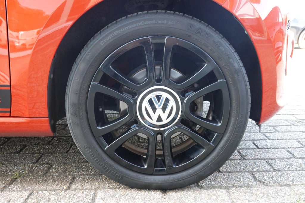 Volkswagen UP! 1.0 groove up! bluemotion