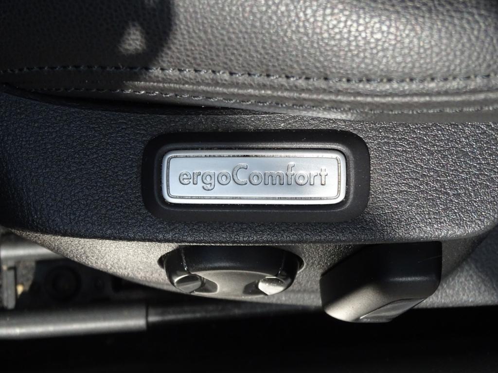 Volkswagen Passat variant 1.4 tsi gte connected series plus | pano | trekha