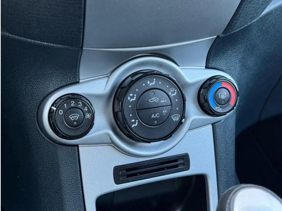 Zeer nette Ford Fiesta met 92.000km (usb,bluetooth en stoelverwarming)
