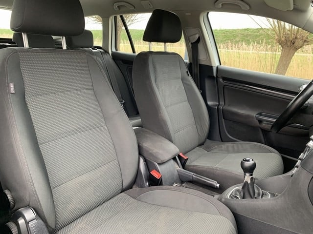 Volkswagen Golf 1.2 tsi - v e r k o c h t