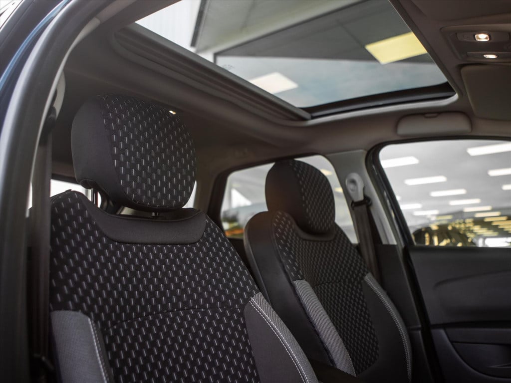 Renault Captur tce 150 intens | automaat | parkeer sensor | panodak | navi 