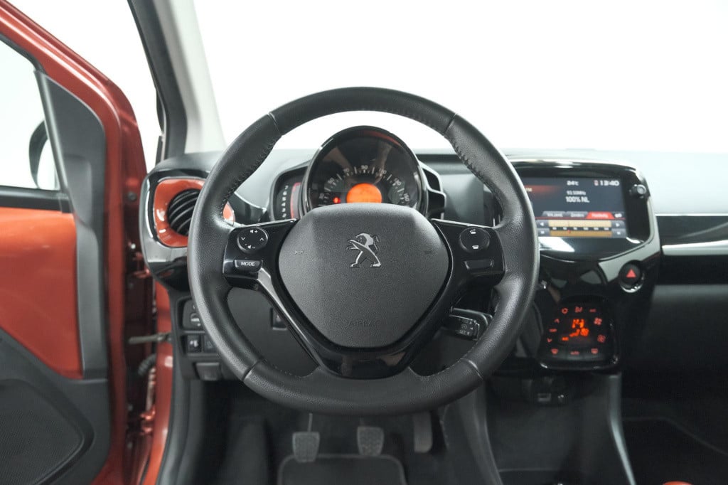 Peugeot 108 1.0 e-vti allure top! | elektrisch vouwdak | trekhaak | camera 