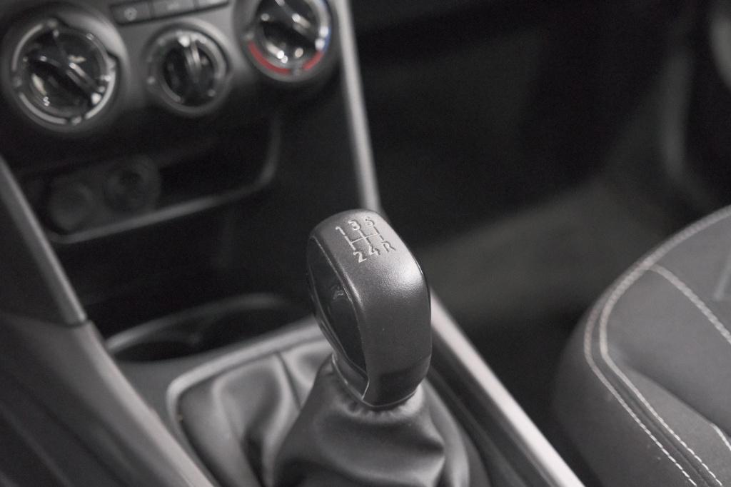 Peugeot 2008 puretech 110 blue lion | trekhaak | apple carplay | parkeersen