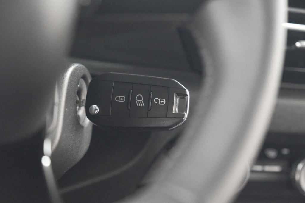 Citroen C4 puretech 130 eat8 shine | camera | apple carplay | parkeersensor