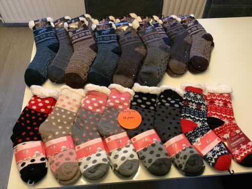 Partij leuke fluffy huissokken. (Partij 213)