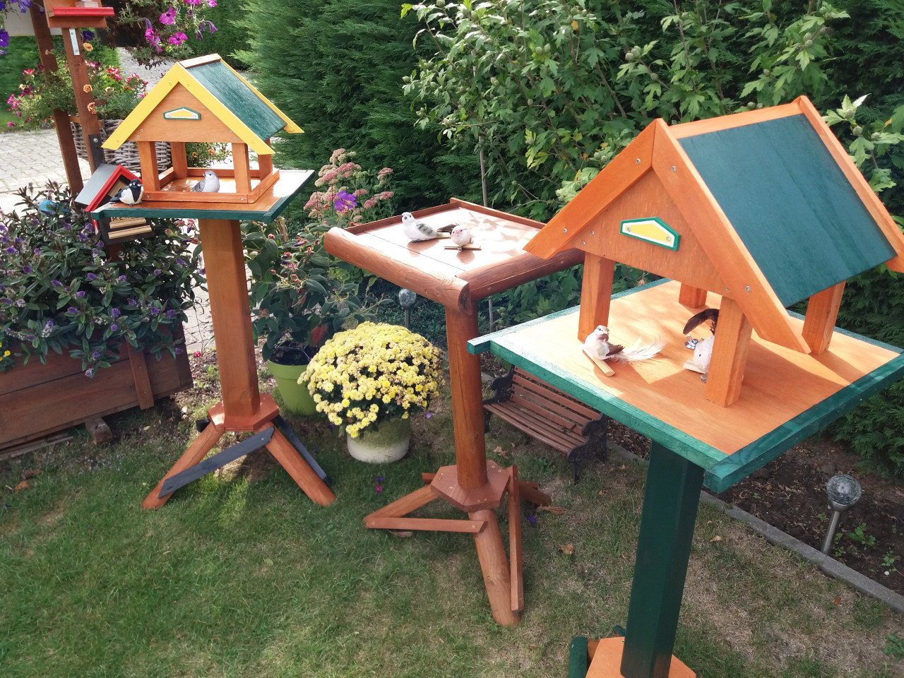 De Leukste Vogelhuisjes , Nestkastjes en voederplateaux zie foto's