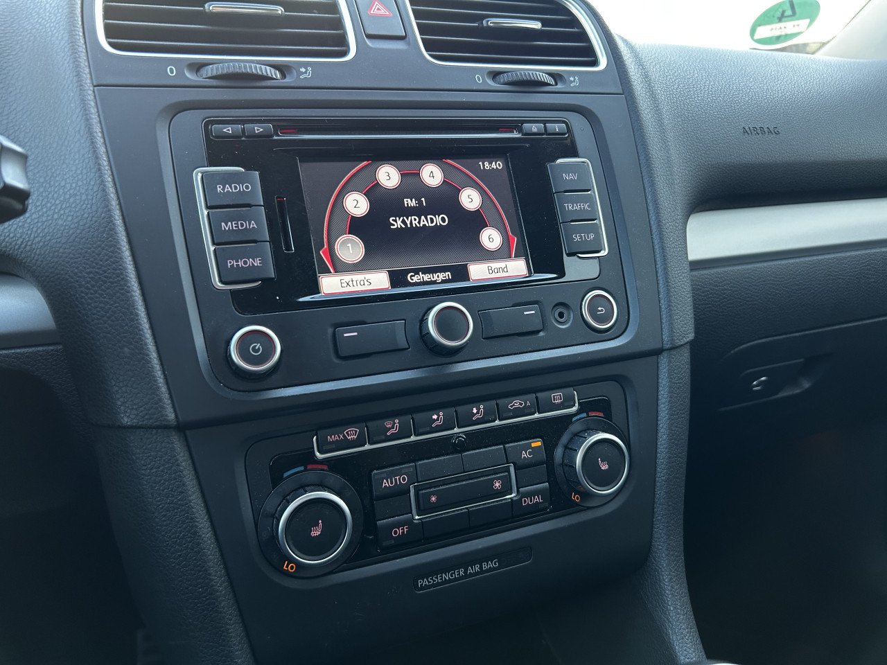 Volkswagen Golf 1.4 TSI Highline/STOELV/APK/AIRCO/PDC/