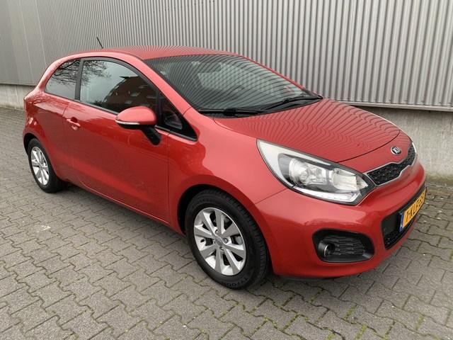 Kia Rio 1.2 cvvt navi | clima | cruise | parkeersensoren | trekhaak | nap e