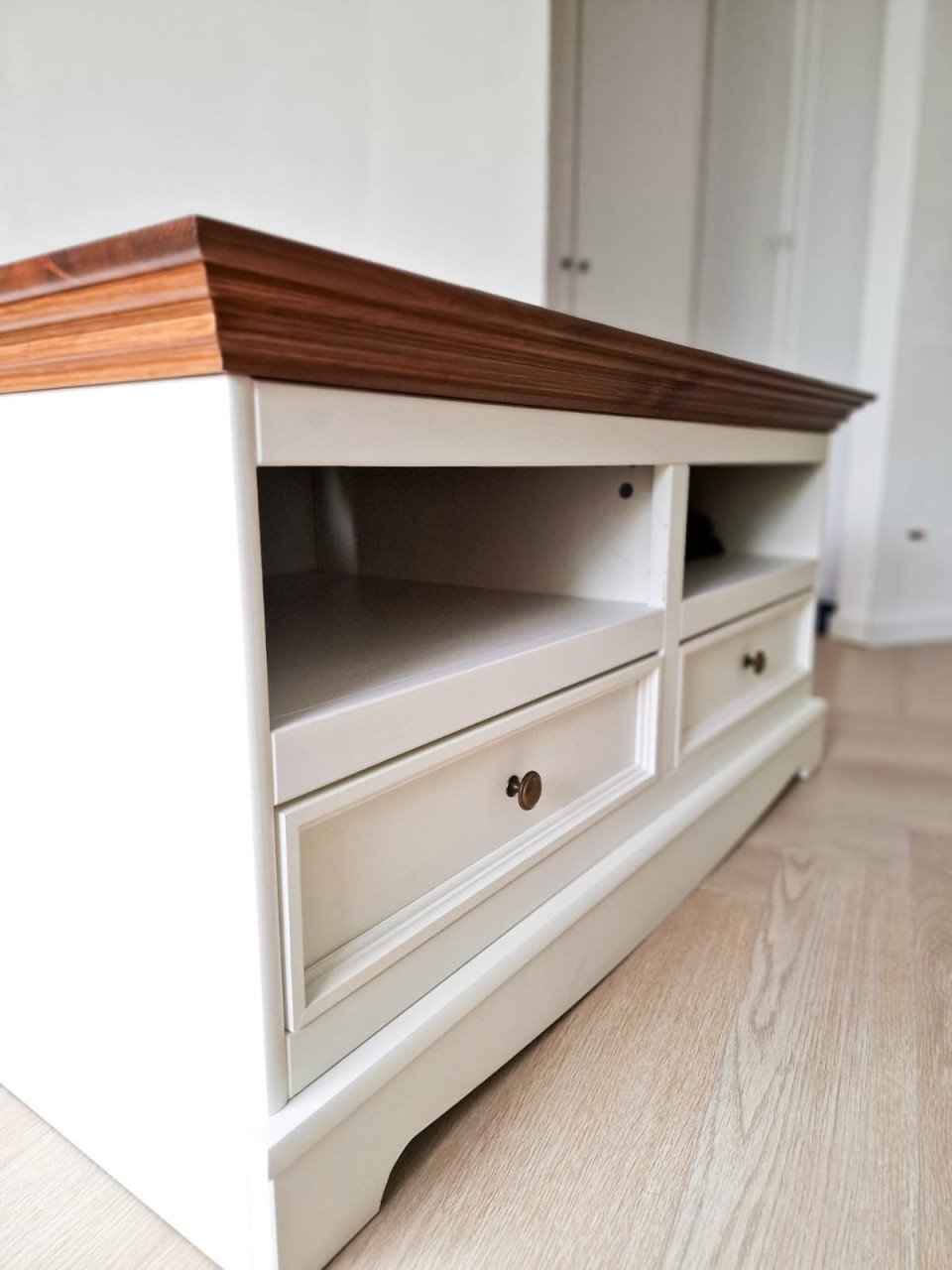 Houten tv-meubel met soft-close lades!