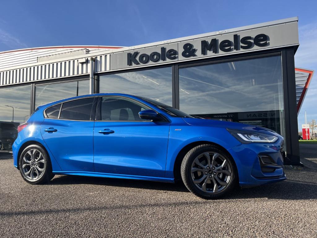 Ford Focus 1.0 ecoboost hybrid 125pk st-line , adaptive cc ,voorruitverwarm