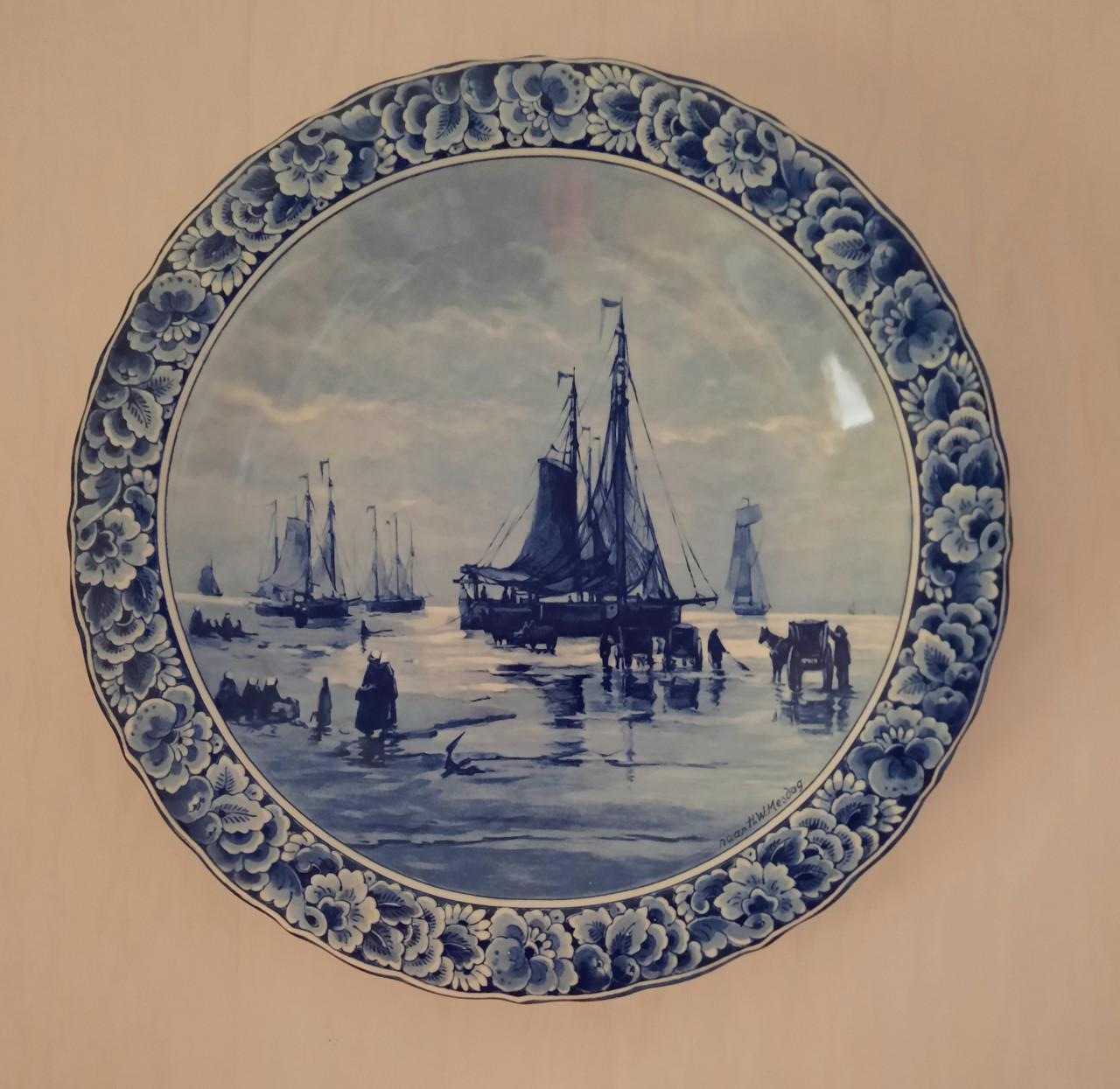 Delfts Blauw handwerk / borden. Certificaat echtheid ! 15O Euro per stuk.