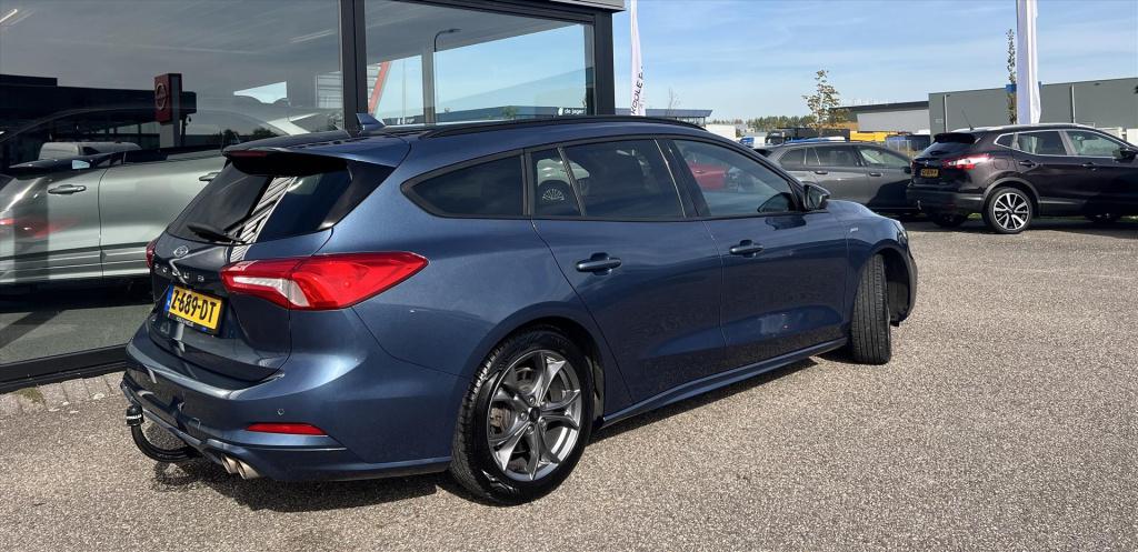Ford Focus 1.0 ecoboost 125pk st line , trekhaak , carplay , climate contro