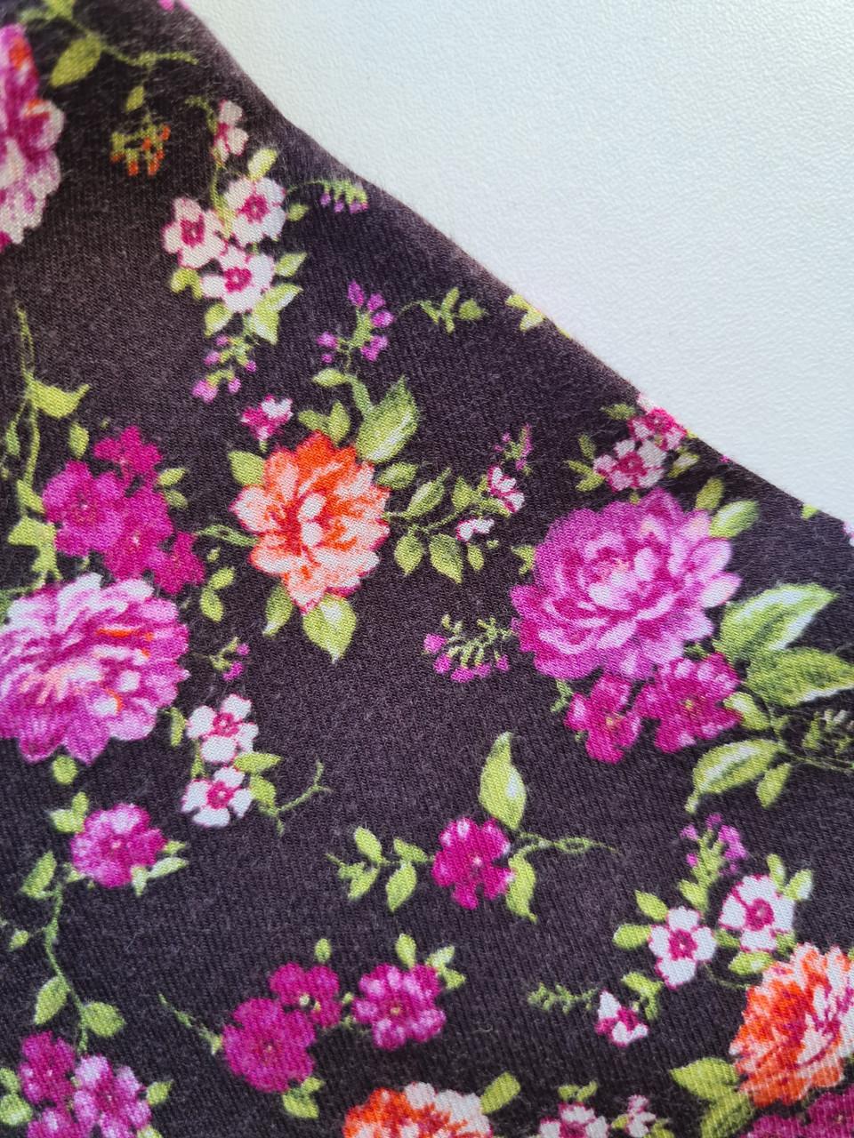 Benetton rood, roze bloemetjes jurkje Maat 128-134