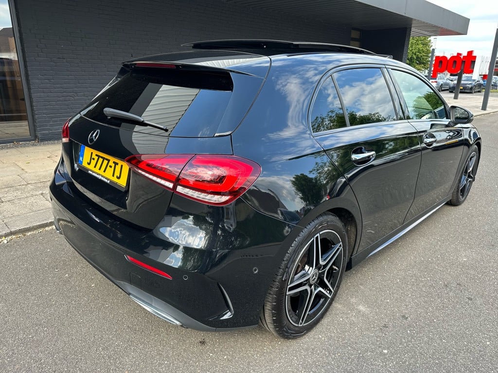 Mercedes-Benz A-Klasse 180 business solution amg // ambiance verlichting //