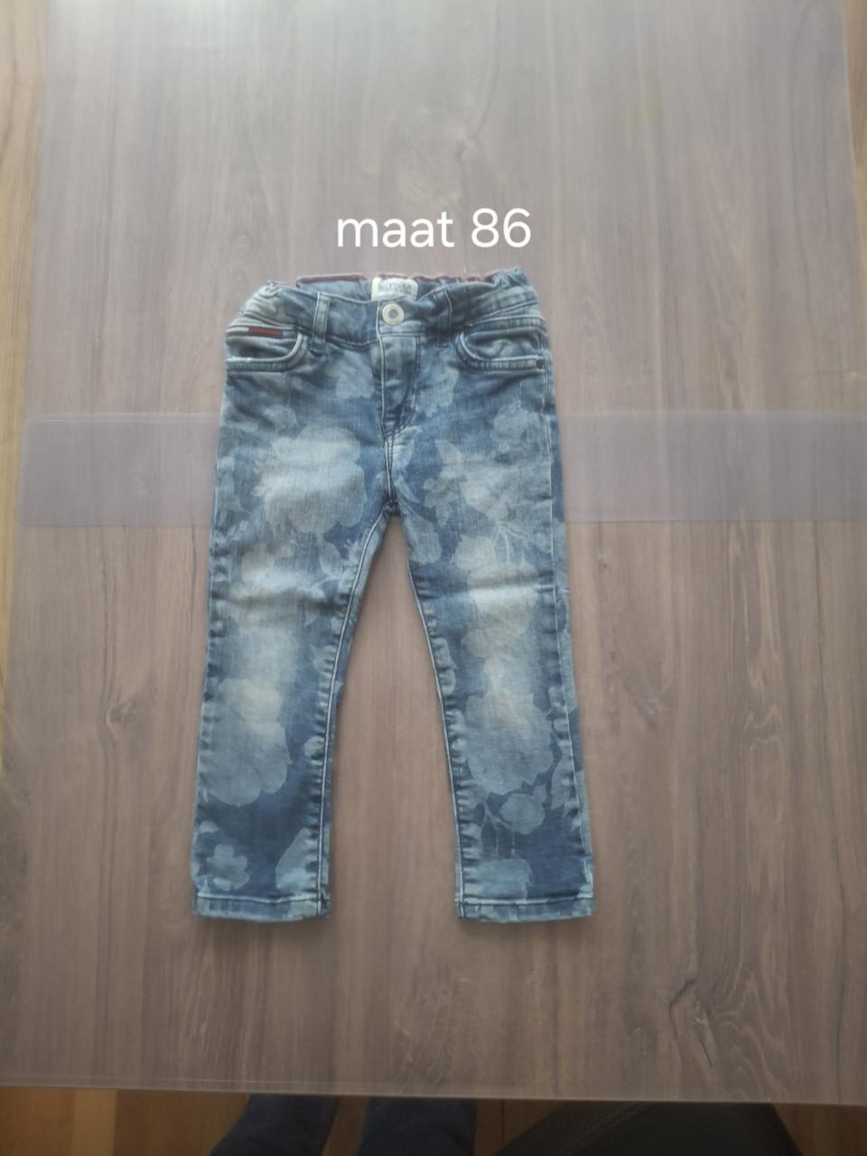 Tussenjas en spijkerbroek