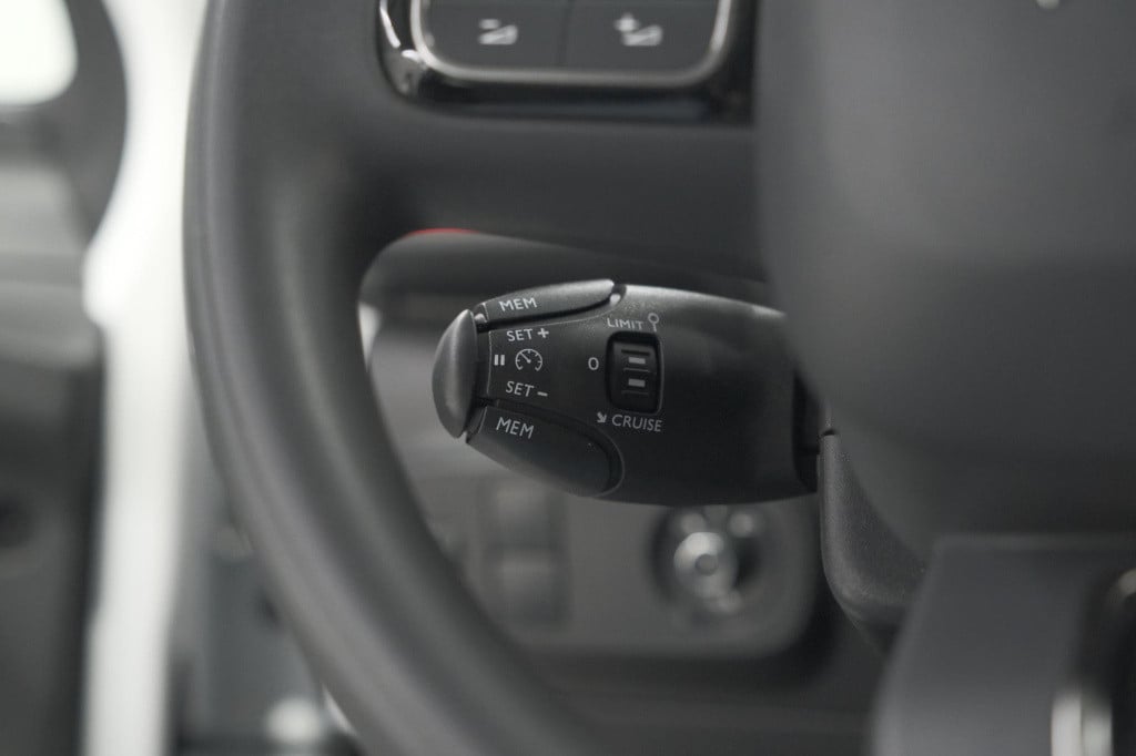 Citroen C3 puretech 82 c-series | parkeersensoren | navigatie | climate con