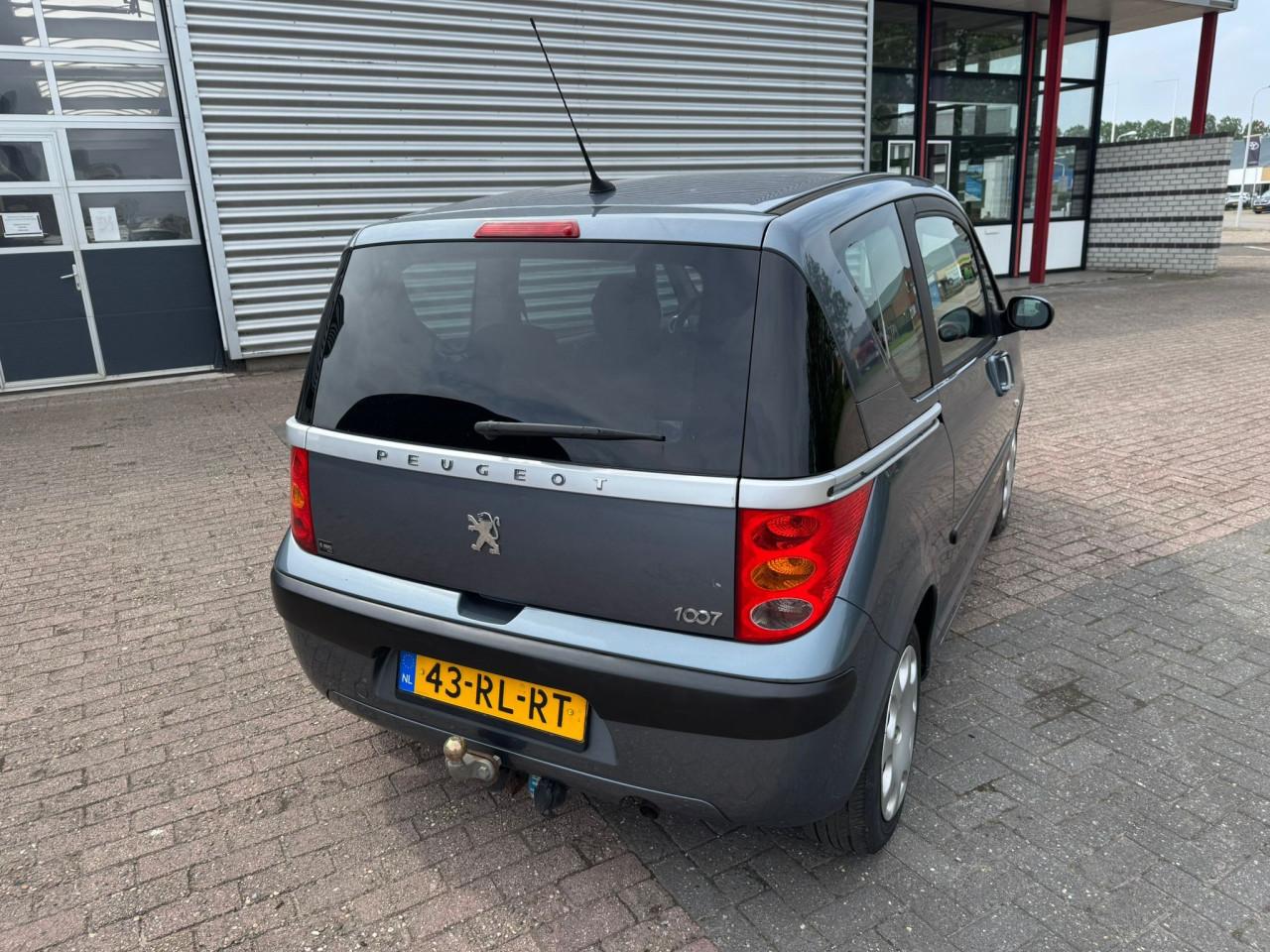 Peugeot  1007 bj 2005 1750 euro