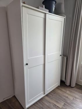 MOET WEG schuifdeurkast
