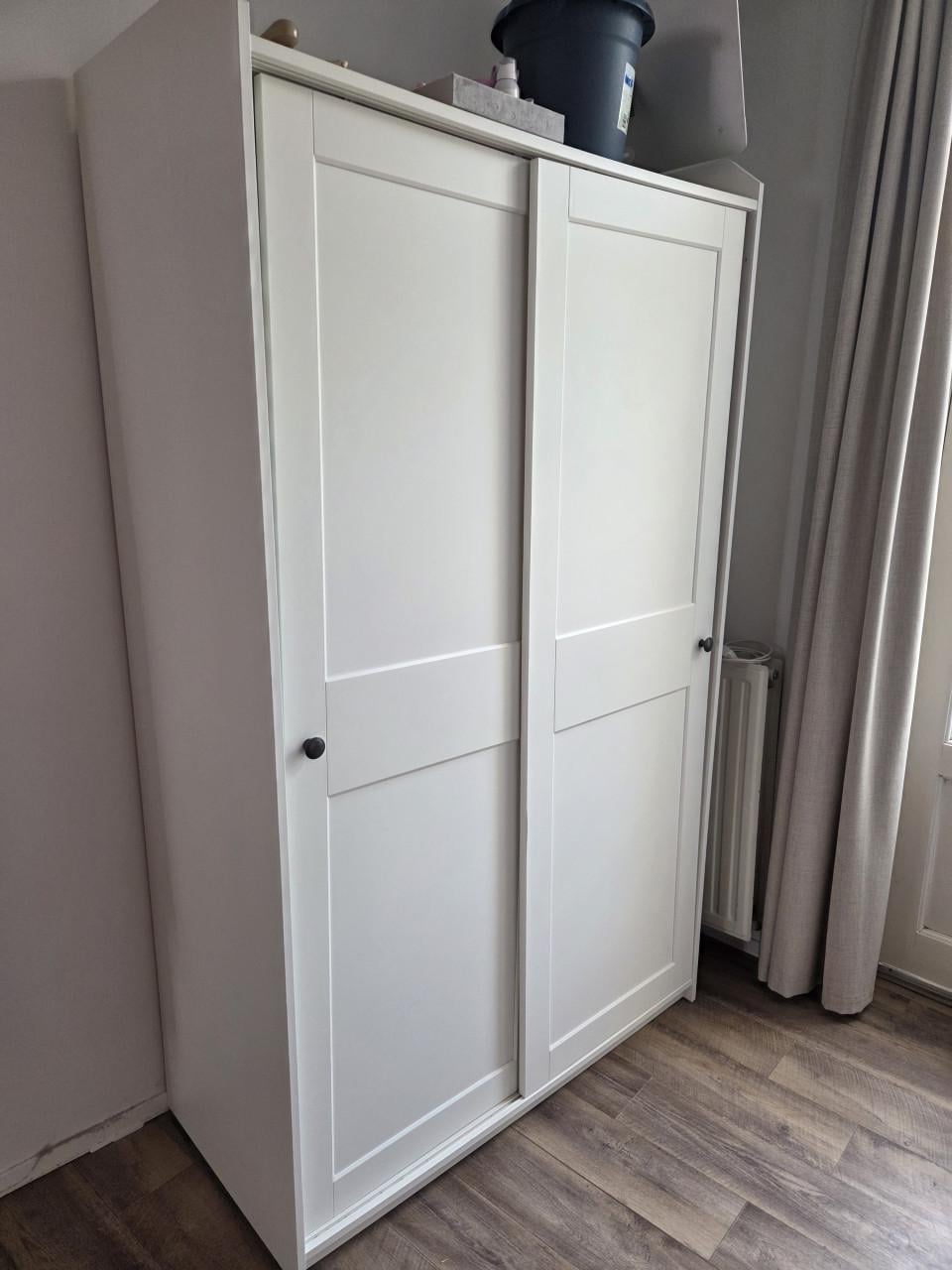 MOET WEG schuifdeurkast