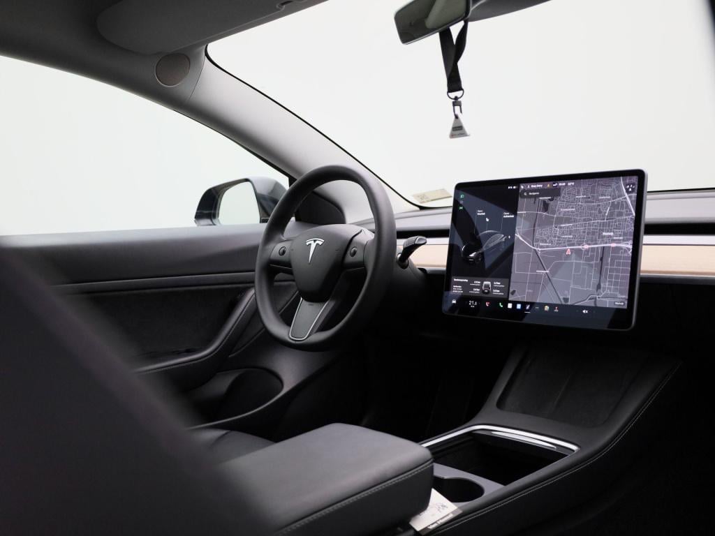 Tesla Model 3 standard rwd plus 60 kwh | automaat | panorama dak | stoel ve