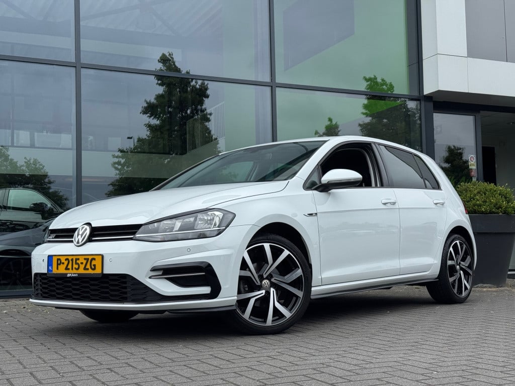 Volkswagen Golf 1.0 tsi r-line * navigatie * adaptieve cruise control * pdc