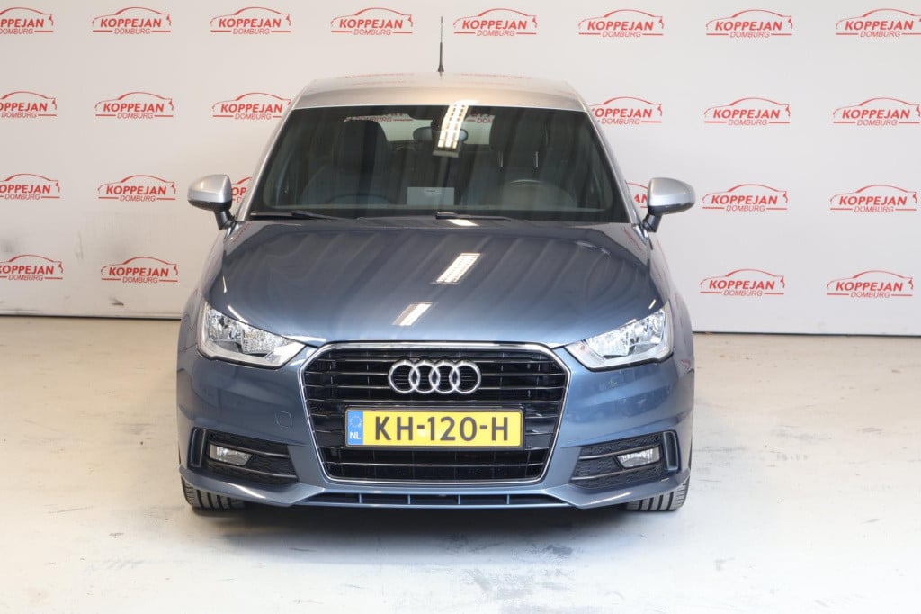 Audi A1 Sportback 1.0 tfsi design s-line nl auto, parkeersensoren, bluetoot