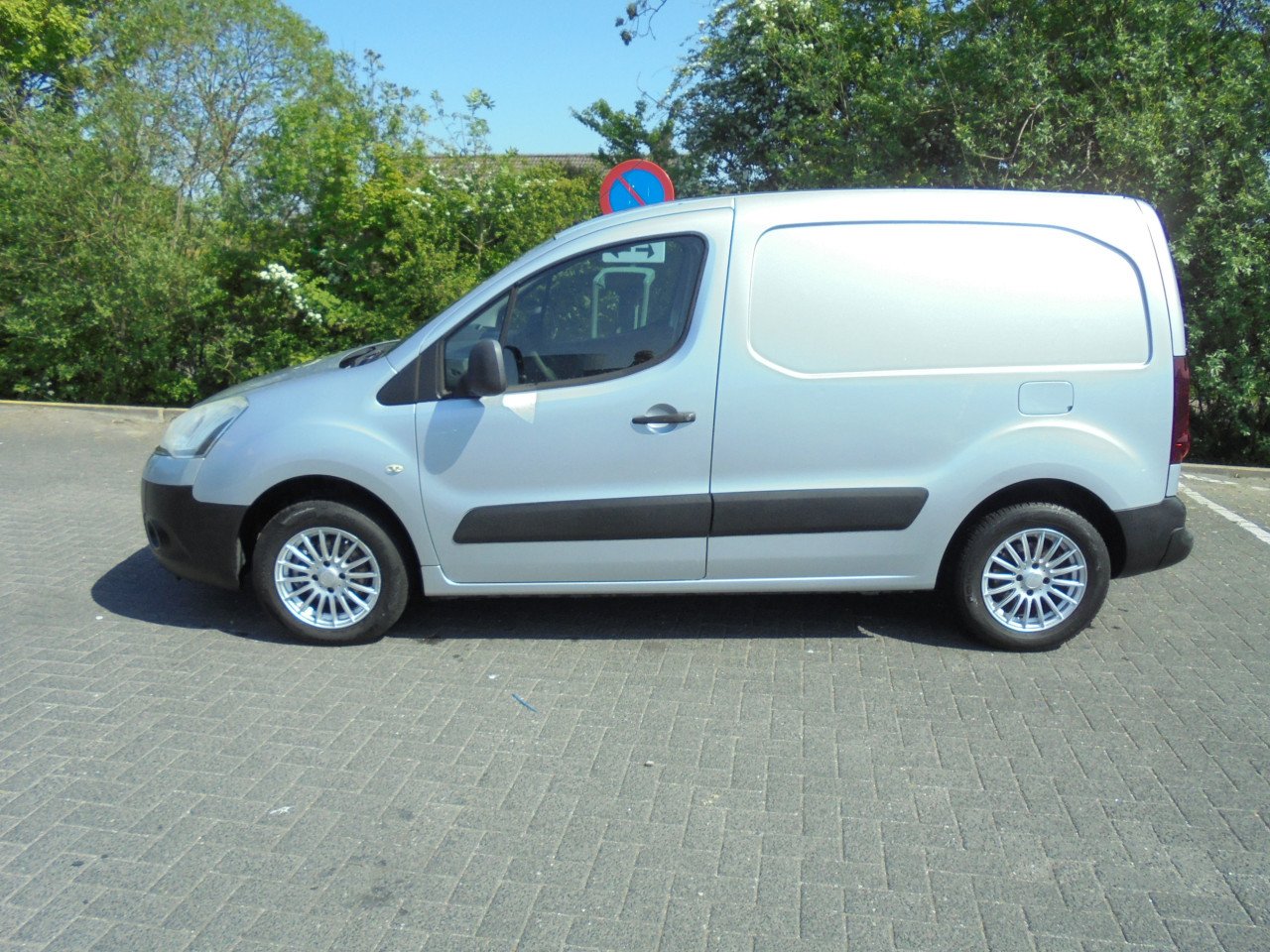 Berlingo 1.6 Bwjr. 2012 heel nette staat 2 eig. slechts 173.351 Km € 3850