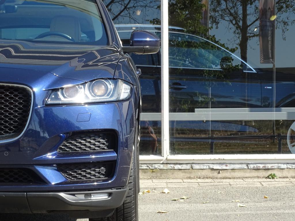 Jaguar F-pace 2.0t awd portfolio | leder | pano | trekhaak