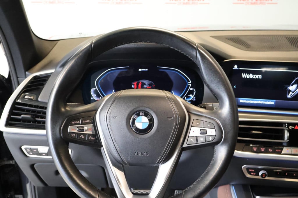 BMW X5 xdrive45e high executive nl auto, memory, luchtvering, carplay & and