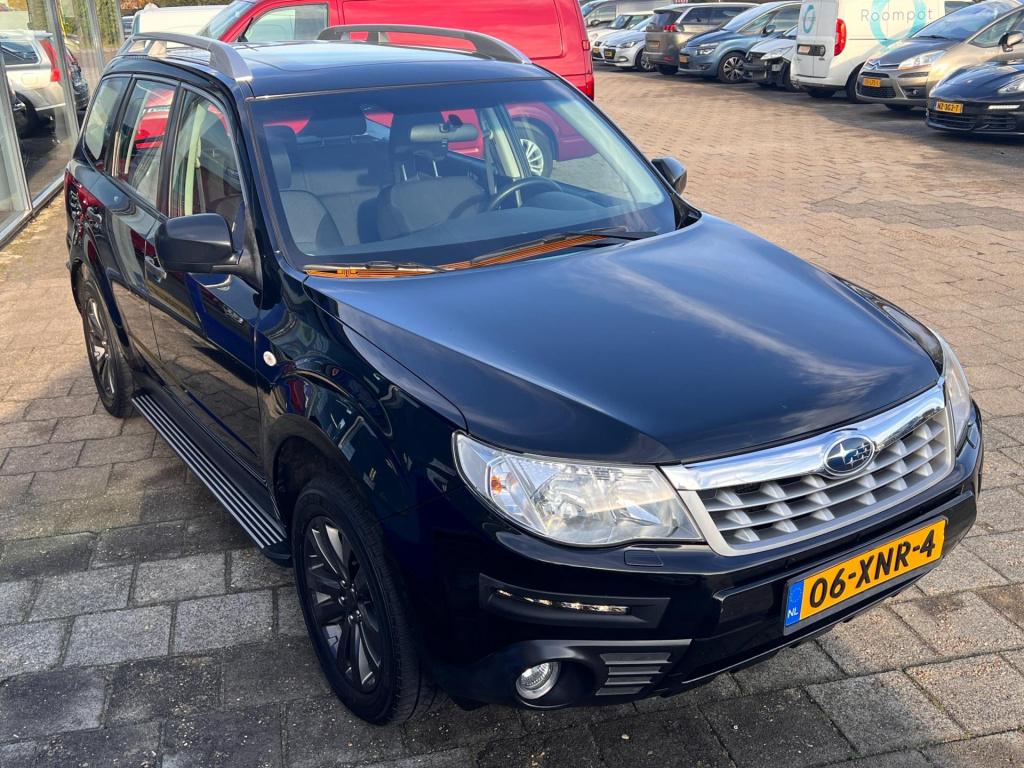 Subaru Forester 2.0 xs 40 year edition, panodak, trekhaak enz...