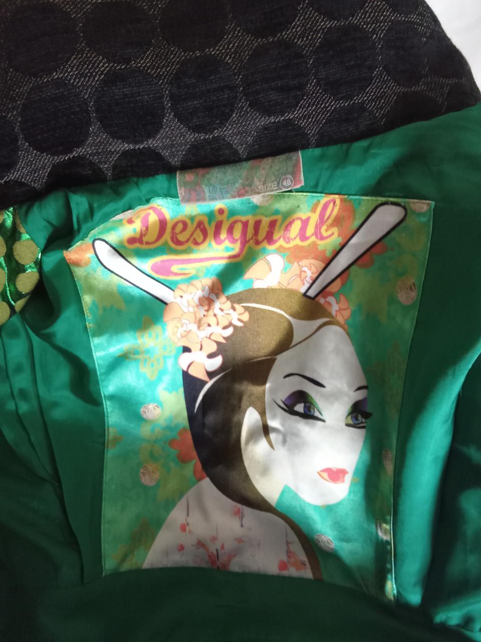 Prachtige aparte kleurrijke jas van het merk Desigual