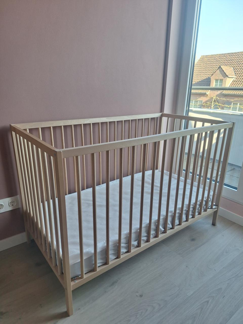 KEA SNIGLAR Ledikant + Luxe HIMLAVALV Matras