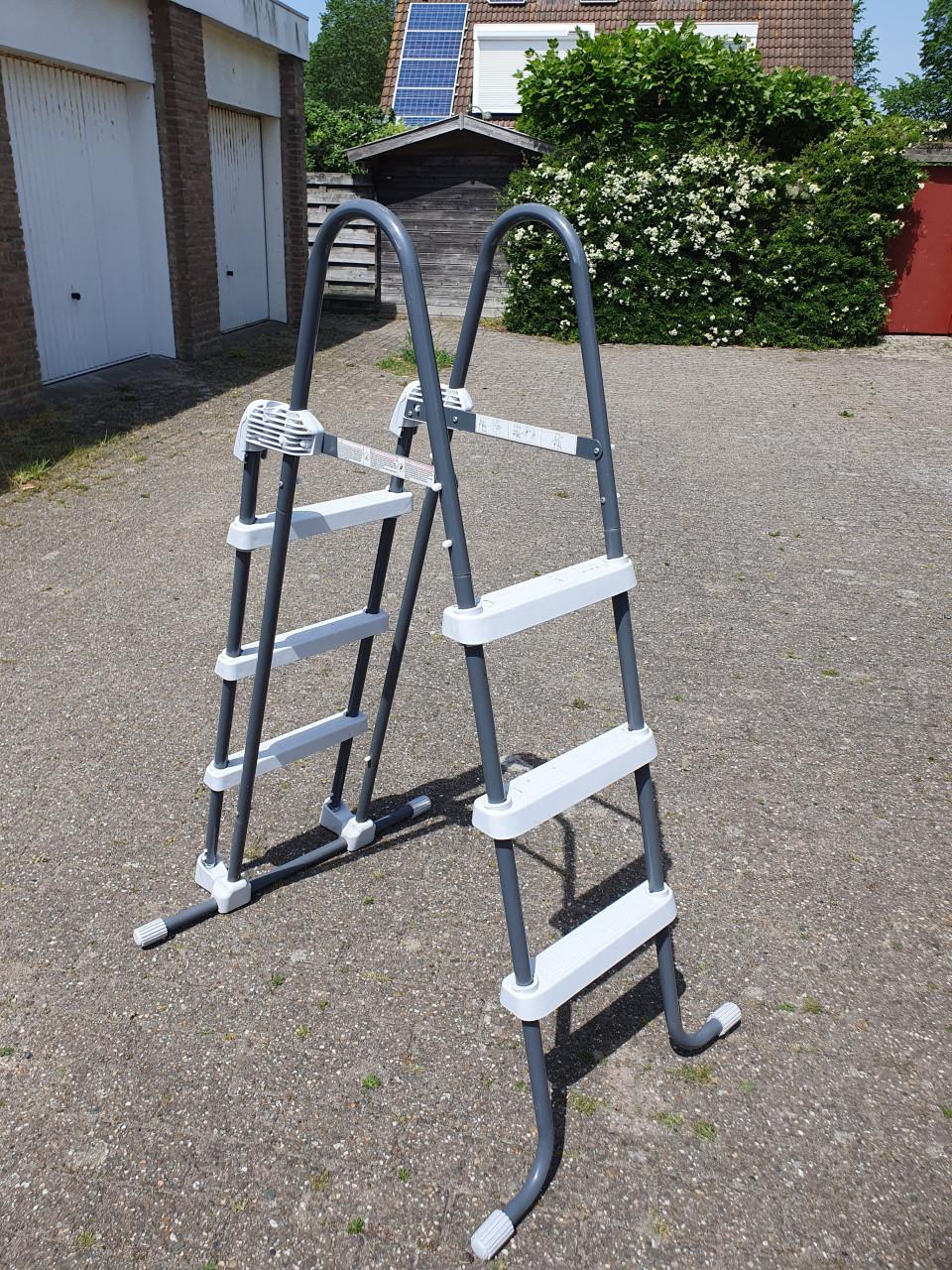 Zwembad trap hoogte 110 cm