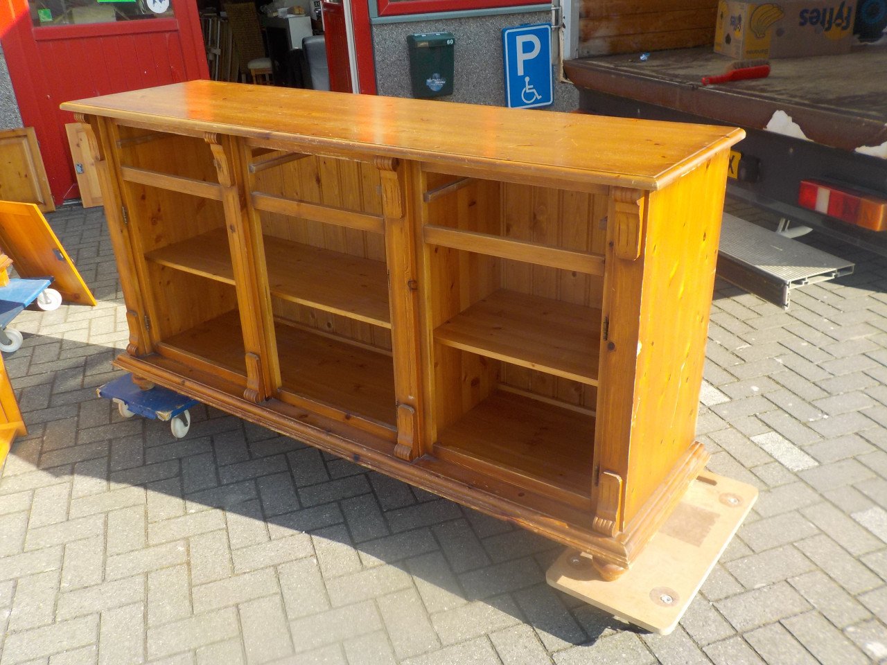 Mooie kwaliteit massief grenen dressoir OPRUIMPRIJS 45 euro