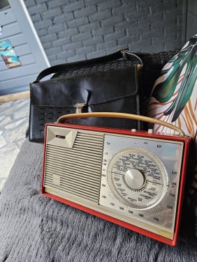 Jaren 60 L3X23T /00L Philips Eindhoven transistor radio oranje