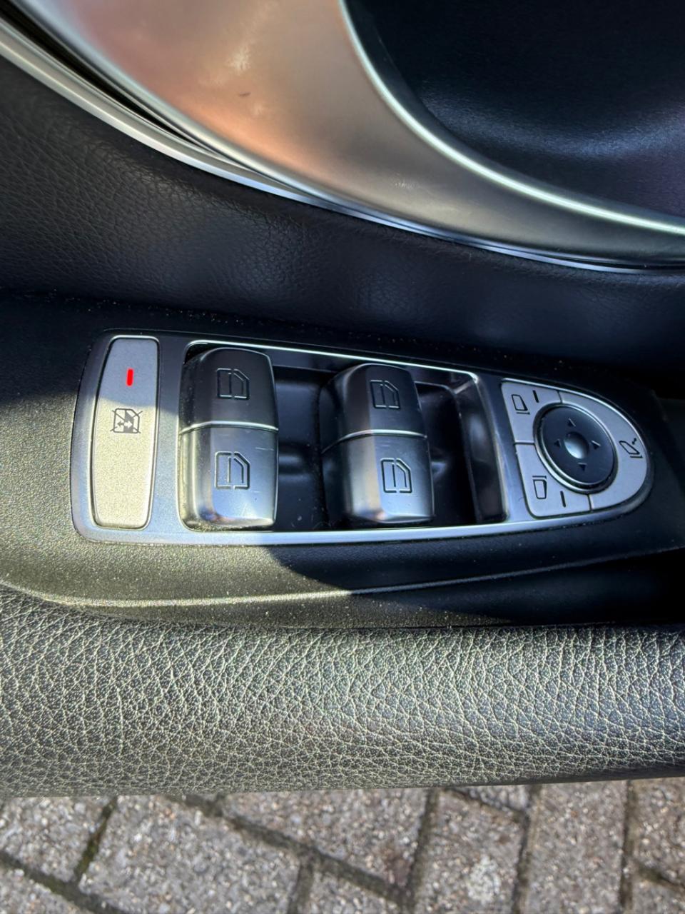 Mercedes-Benz E-Klasse estate 220 d business solution amg