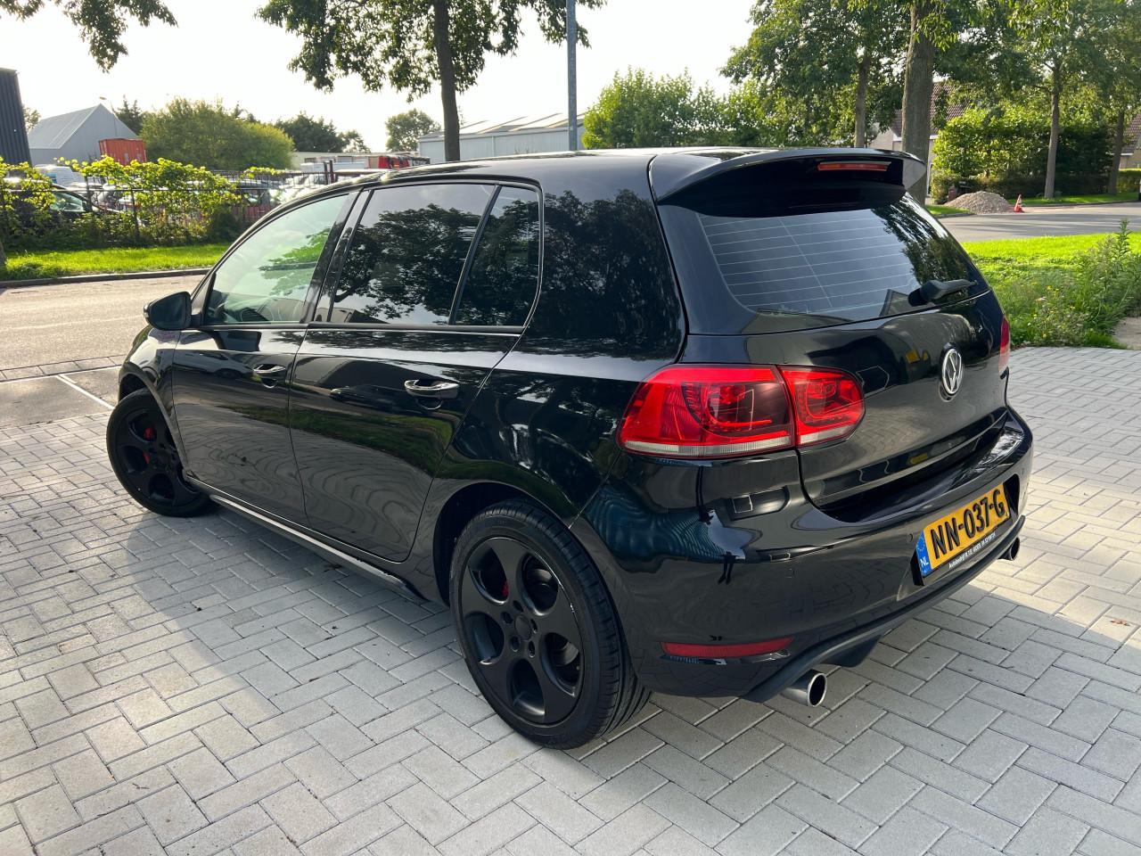 Volkswagen Golf 1.4TSI Highline black on black