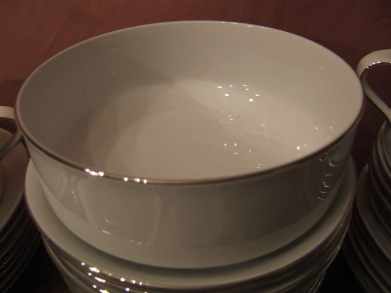 Essenbach servies in mooie staat ( wit met zilveren rand )