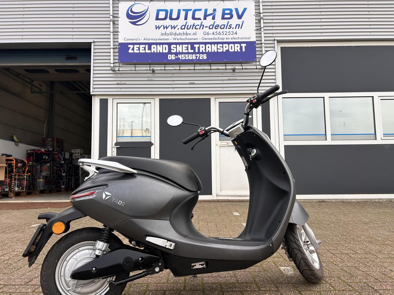 E-scooter Yadea C-umi