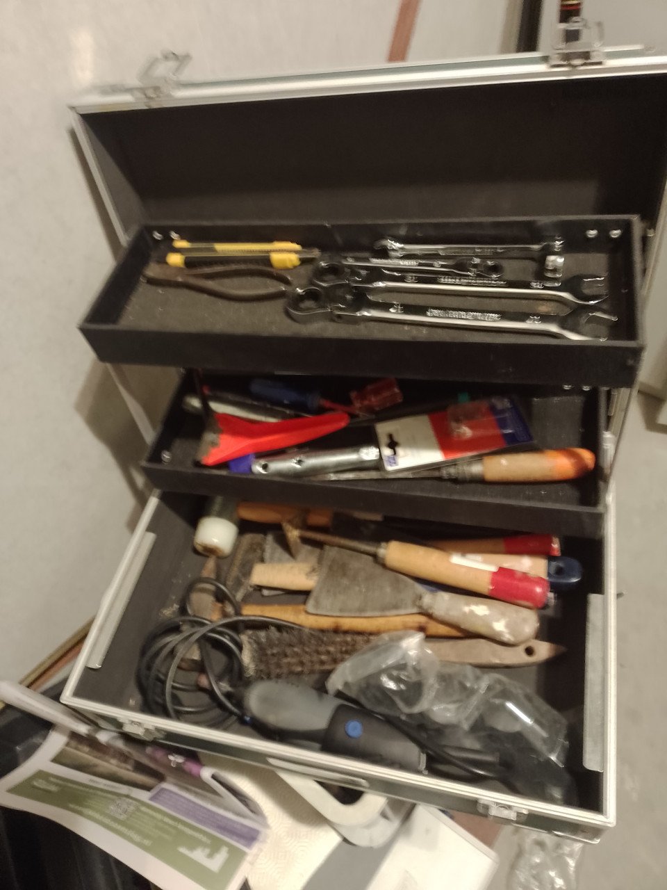 Materiaal koffer gevuld