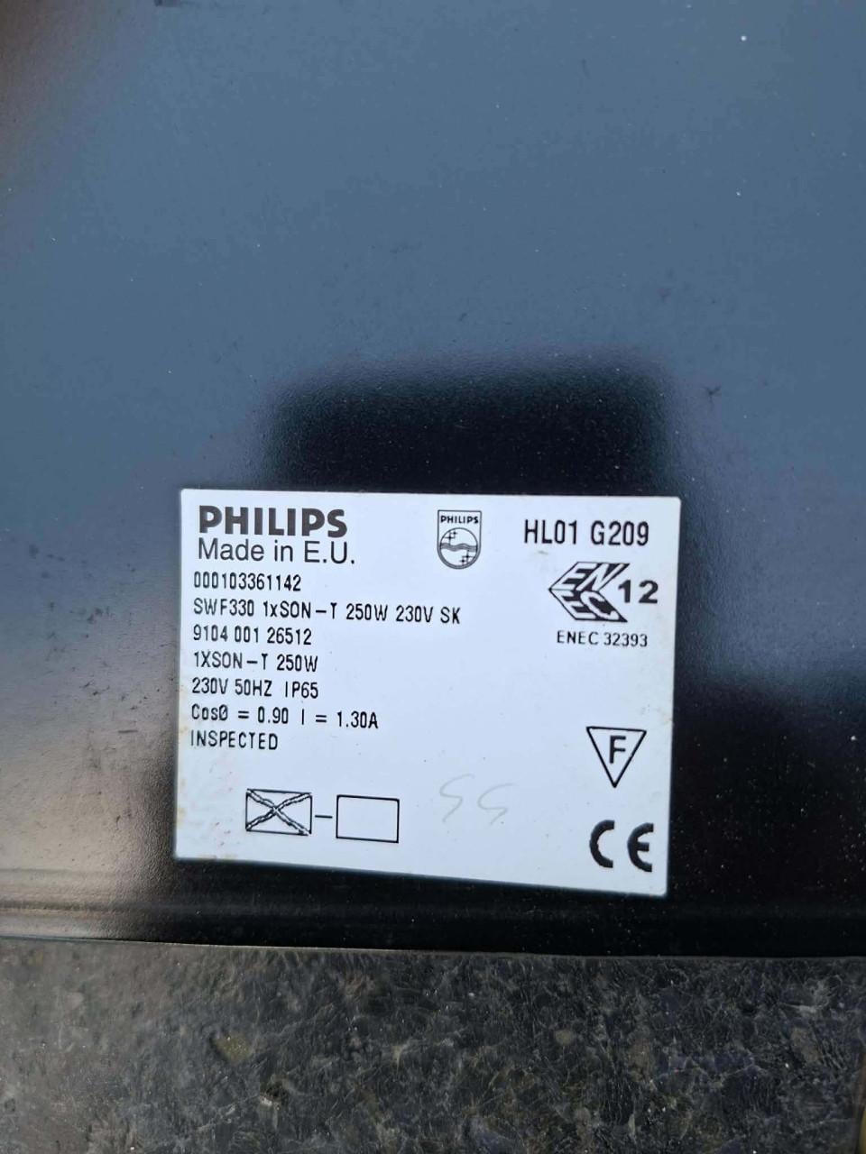 2 STUKS  PHILIPS 2500 WATT LAMPEN