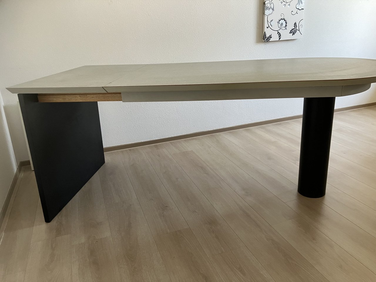 Eetkamertafel met uitschuifbaar passtuk