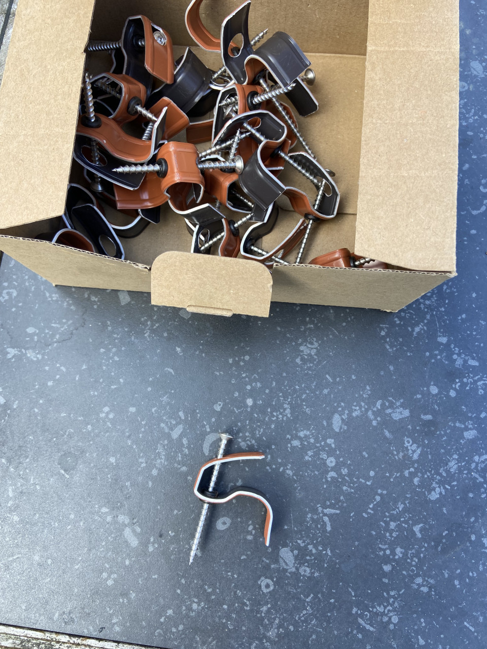 Monier 5 Nokvorsten + Haken