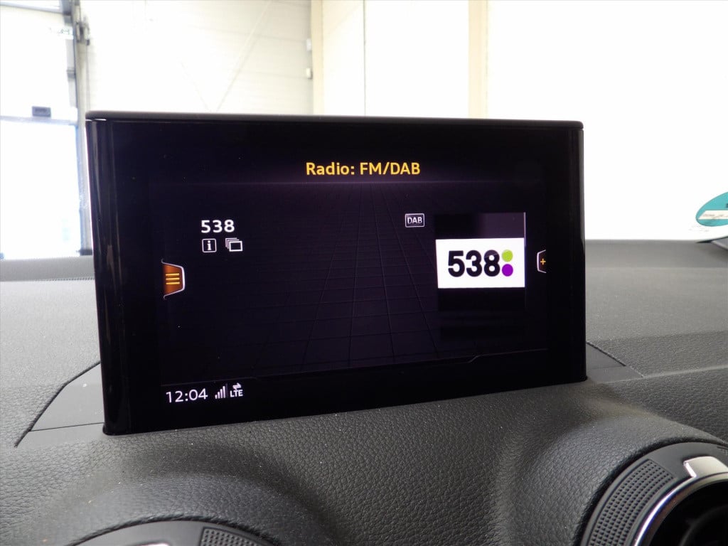 Audi Q2 35 tfsi 150pk s tronic s line edition