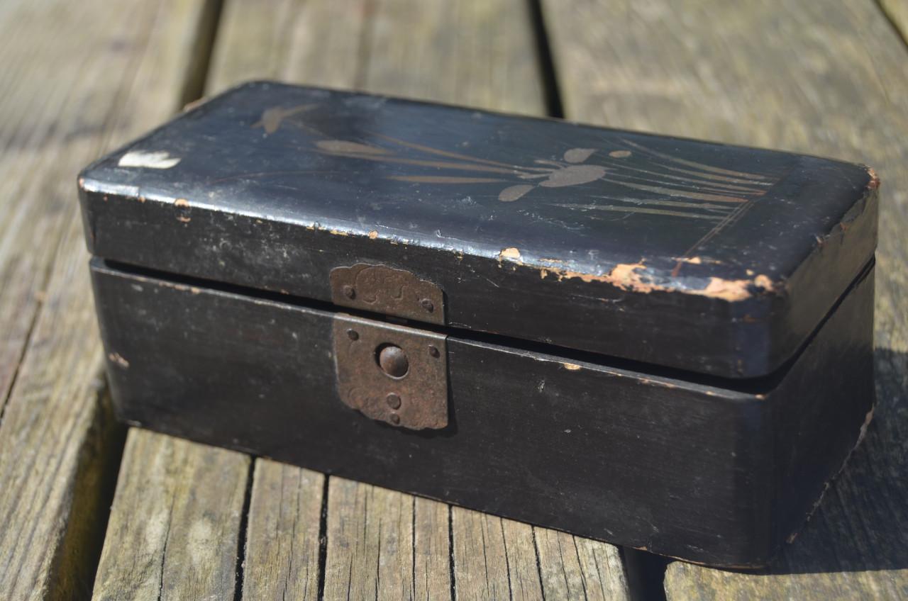 Klein laque doosje, mogelijk Chinees