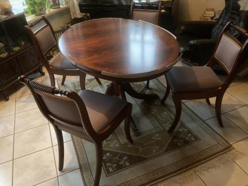 Klassieke Belgische Mahonie Eettafel (Aurora Izegem) + 4 Stoelen